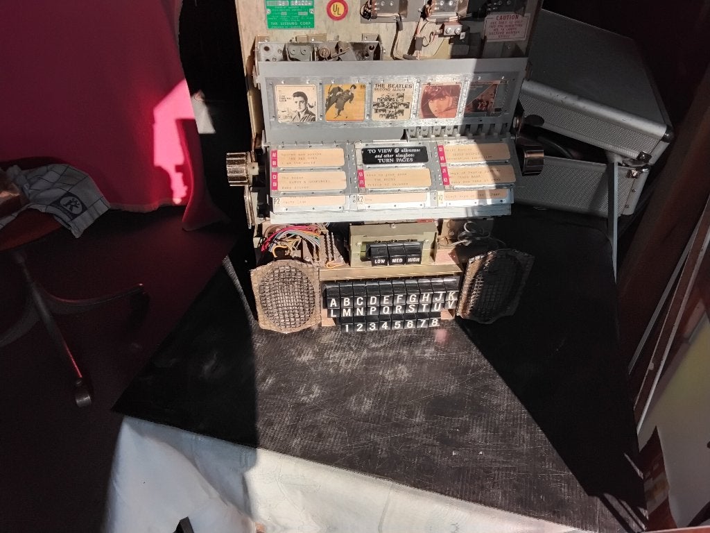 Jukebox  walbox, Ophalen