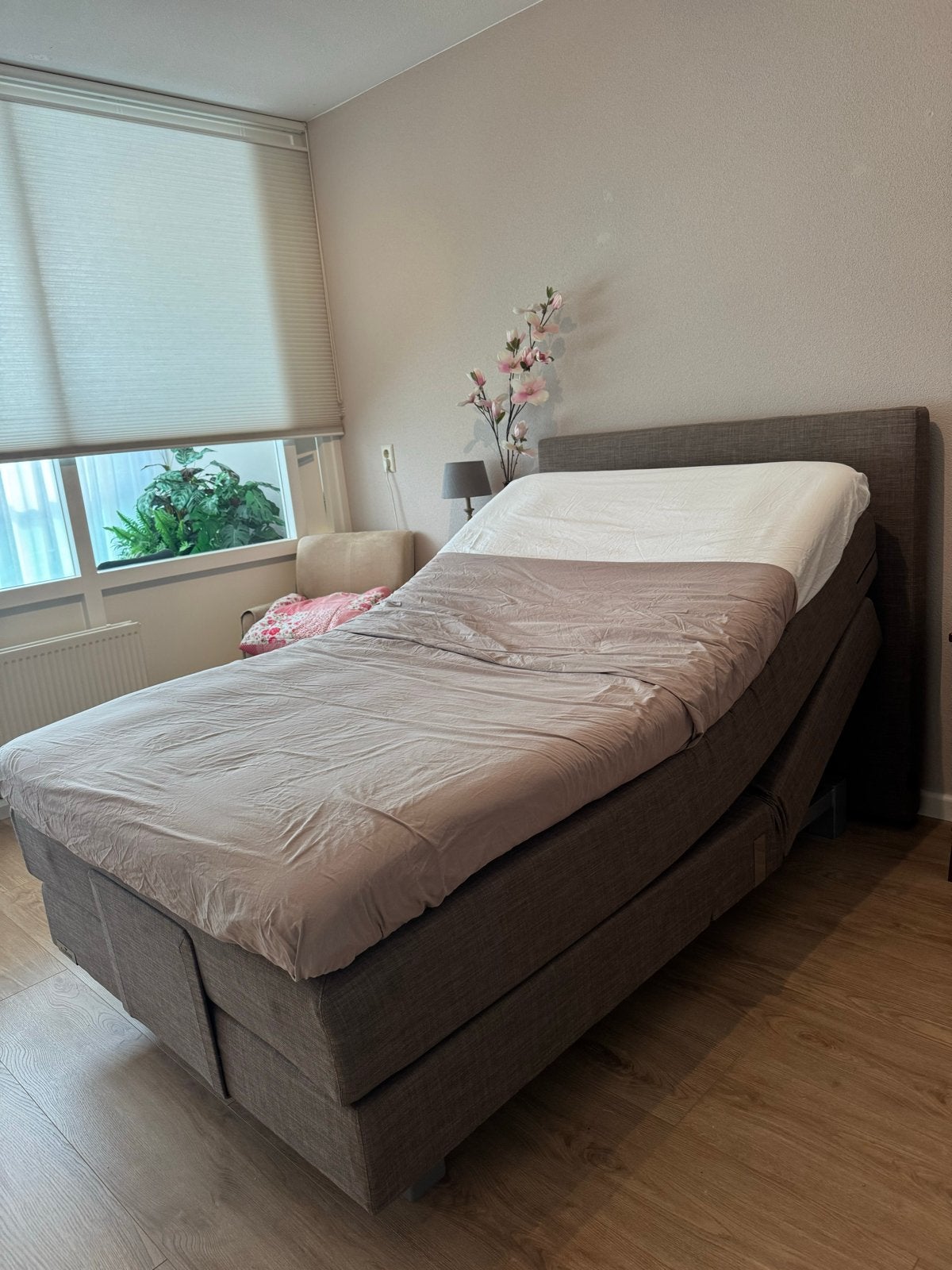 Caress boxspring met elektrische verstelling, Huis en Inrichting, Ophalen, 90 cm, Eenpersoons, Bruin