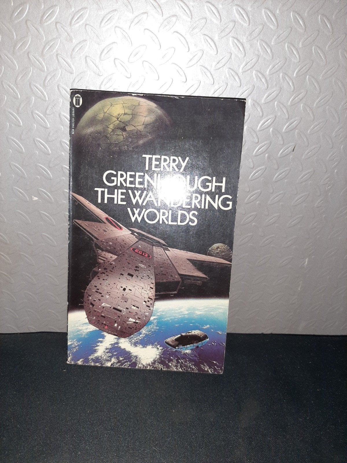 The Wandering Worlds - Terry Greenhough (Sci-Fi), Ophalen of Verzenden, Gelezen