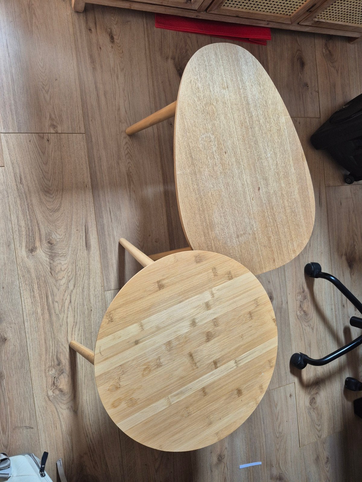 Set van 2 houten bijzettafels - rond en ovaal, Ophalen, Minder dan 45 cm, Minder dan 55 cm, Gebruikt