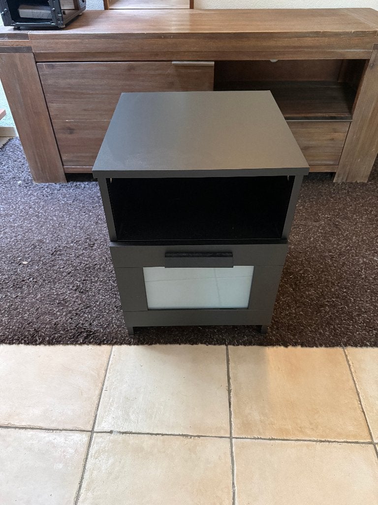 Stijlvol nachtkastje/bijzettafel met lade en open vak, Huis en Inrichting, Slaapkamer | Nachtkastjes, Ophalen, Kunststof, Minder dan 45 cm