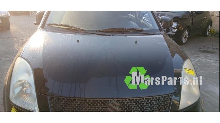 Motorkap van een Suzuki Swift, Auto-onderdelen, Carrosserie en Plaatwerk, Gebruikt, -, -, Ophalen of Verzenden