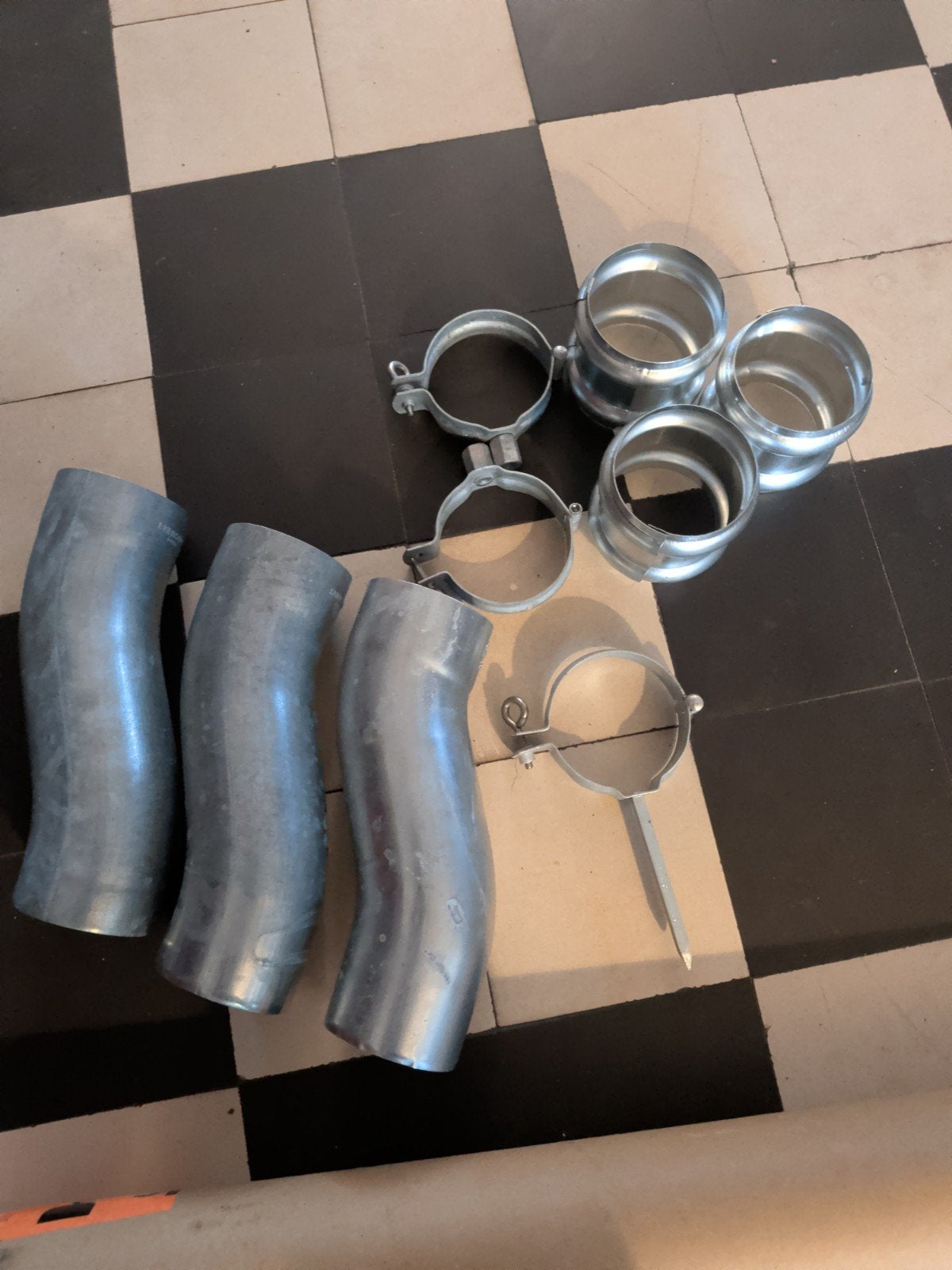 Nieuw Zinken regenpijp 80mm met 3 bochten en 3 x wrong, Ophalen, Afvoer, Gebruikt, 2 tot 4 meter