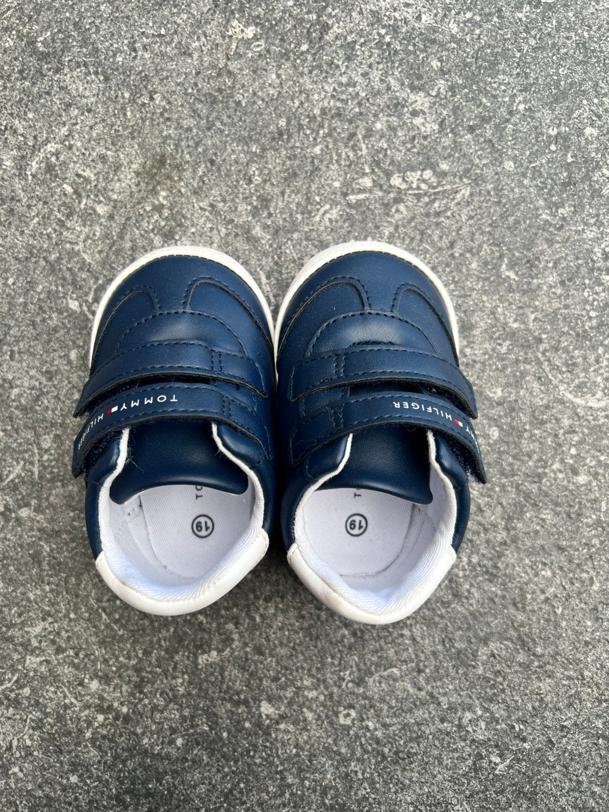 Tommy hilfiger schoentjes maat 19, Ophalen, Zo goed als nieuw, Schoentjes