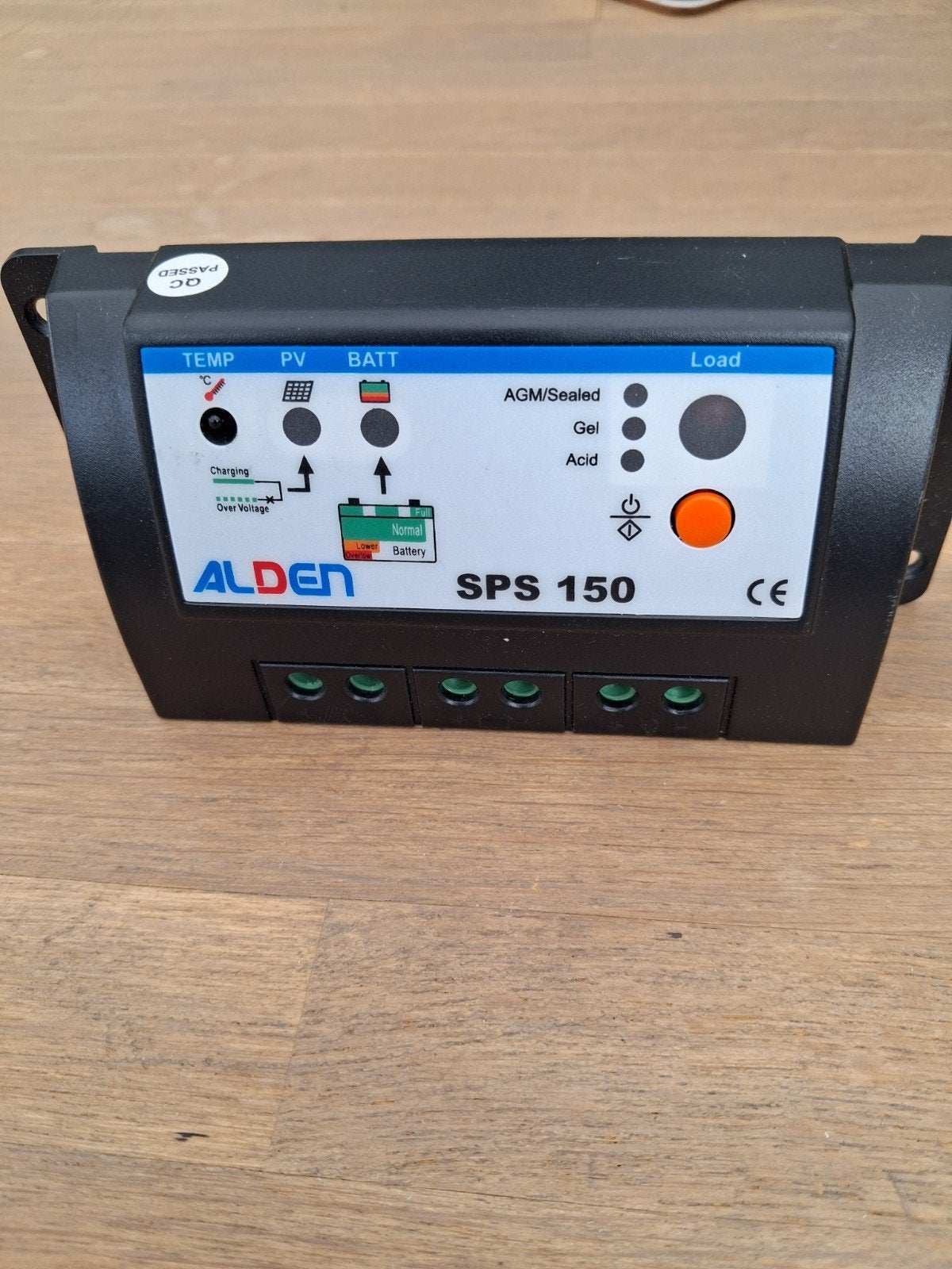 Alden SPS 150 Solar Laadregelaar 12/24V 10A, Ophalen, Zo goed als nieuw
