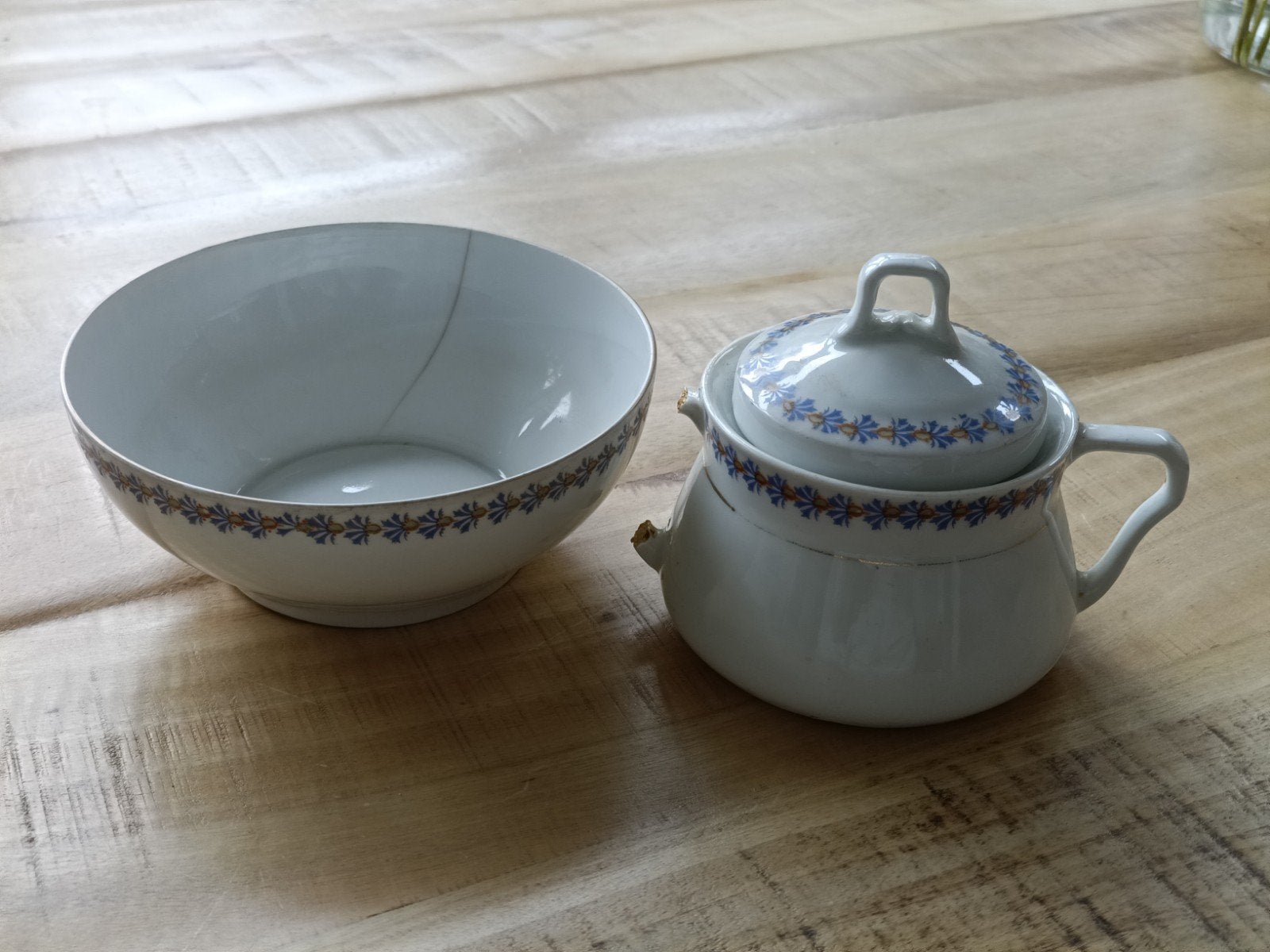Porseleinen suikerpot met deksel en kom (defect), Antiek en Kunst, Ophalen of Verzenden