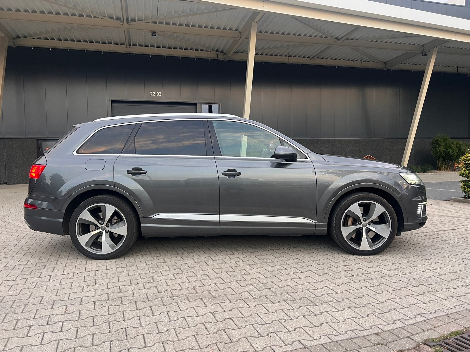 Audi Q7 3.0 TDI 374pk E-tron Quattro 3x S-Line Pano VOLL NAP, Auto's, Audi, 2420 kg, Diesel, Particulier, SUV of Terreinwagen