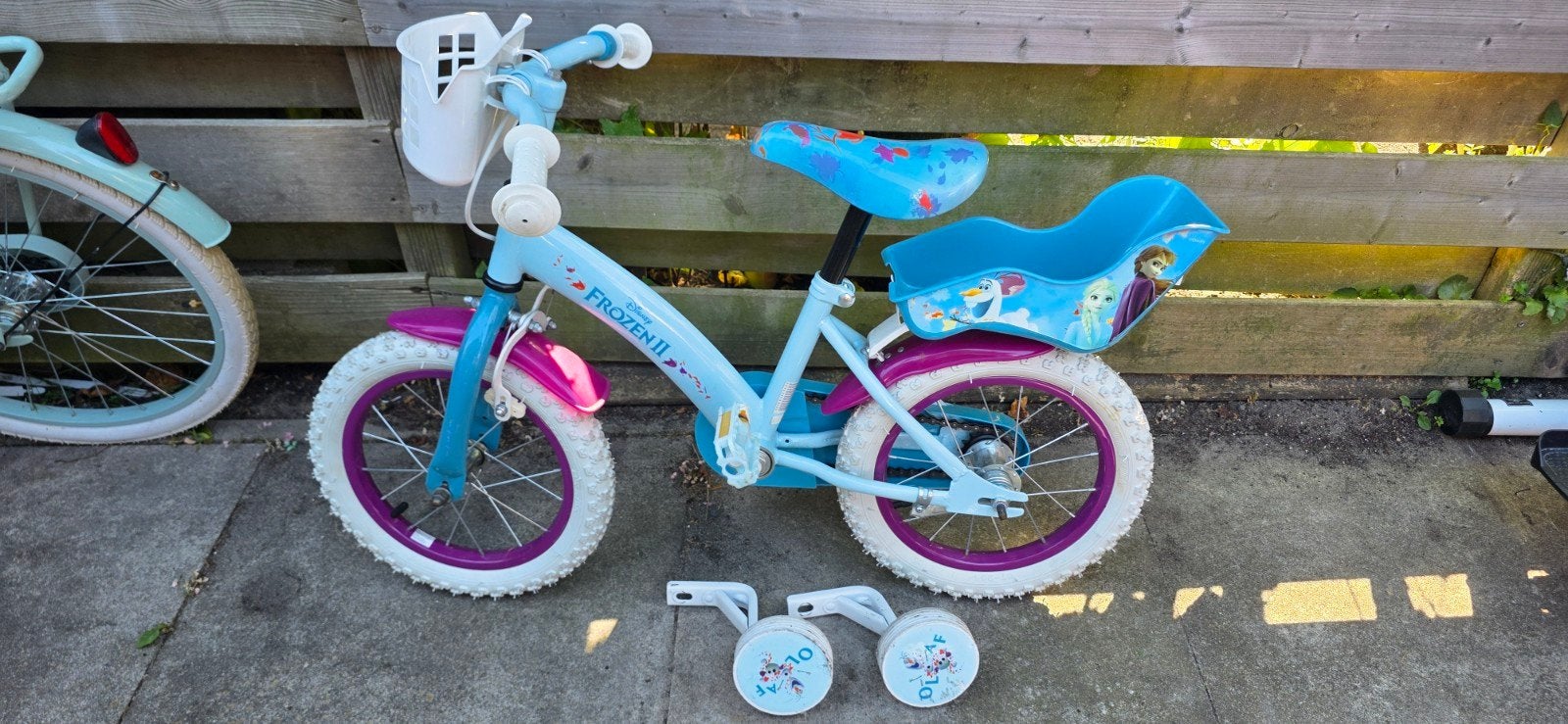 Frozen kinderfiets met zijwieltjes - 3-4 jaar, Ophalen, Zo goed als nieuw
