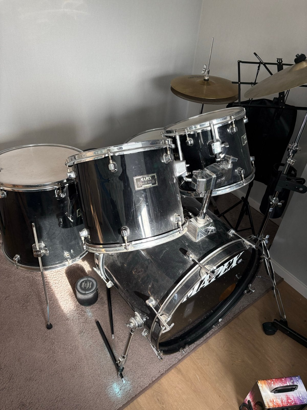 Mapex Venus Series drumstel met drumkruk en stokken