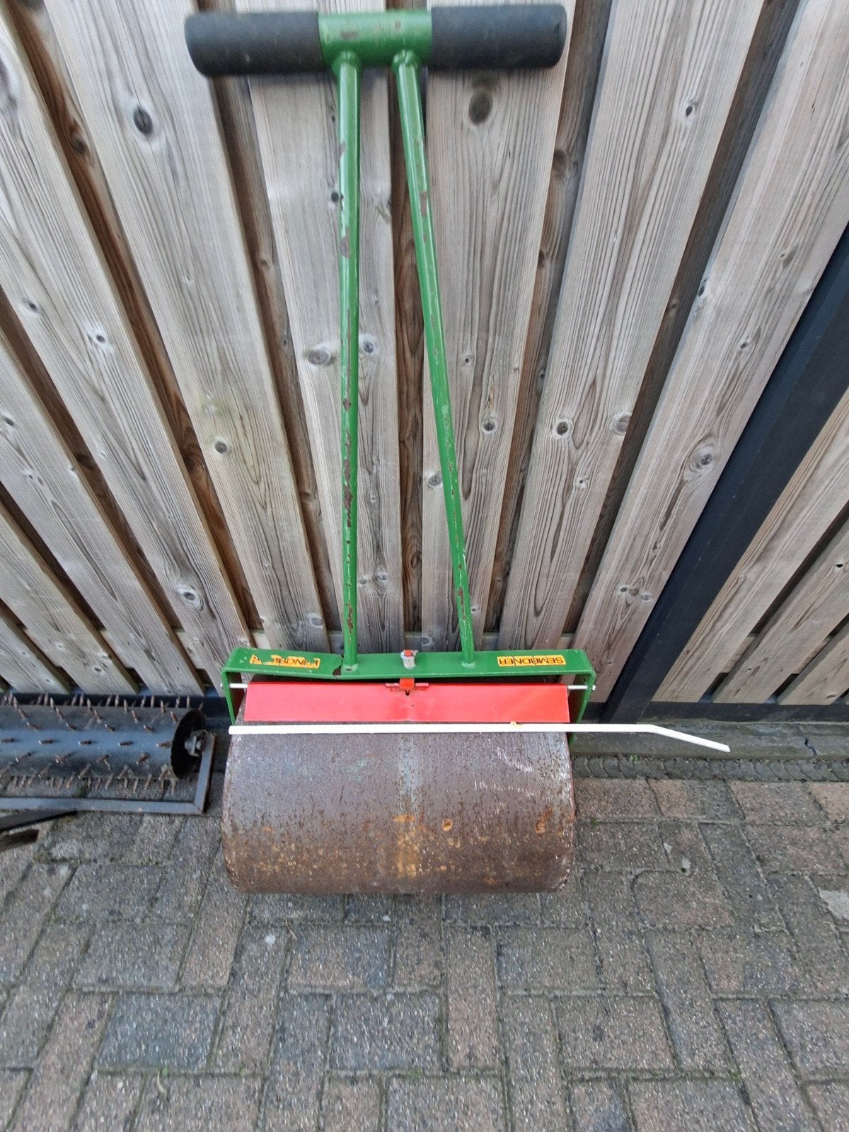 Professionele gazonwals met prikegel -  op elleboogstoom, Tuin en Terras, Ophalen, Nieuw