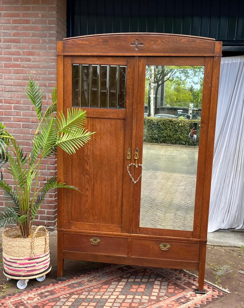 Leuke brocante kledingkast, Kinderen en Baby's, Kinderkamer | Commodes en Kasten, Gebruikt, 50 tot 70 cm, 105 cm of meer, Ophalen of Verzenden