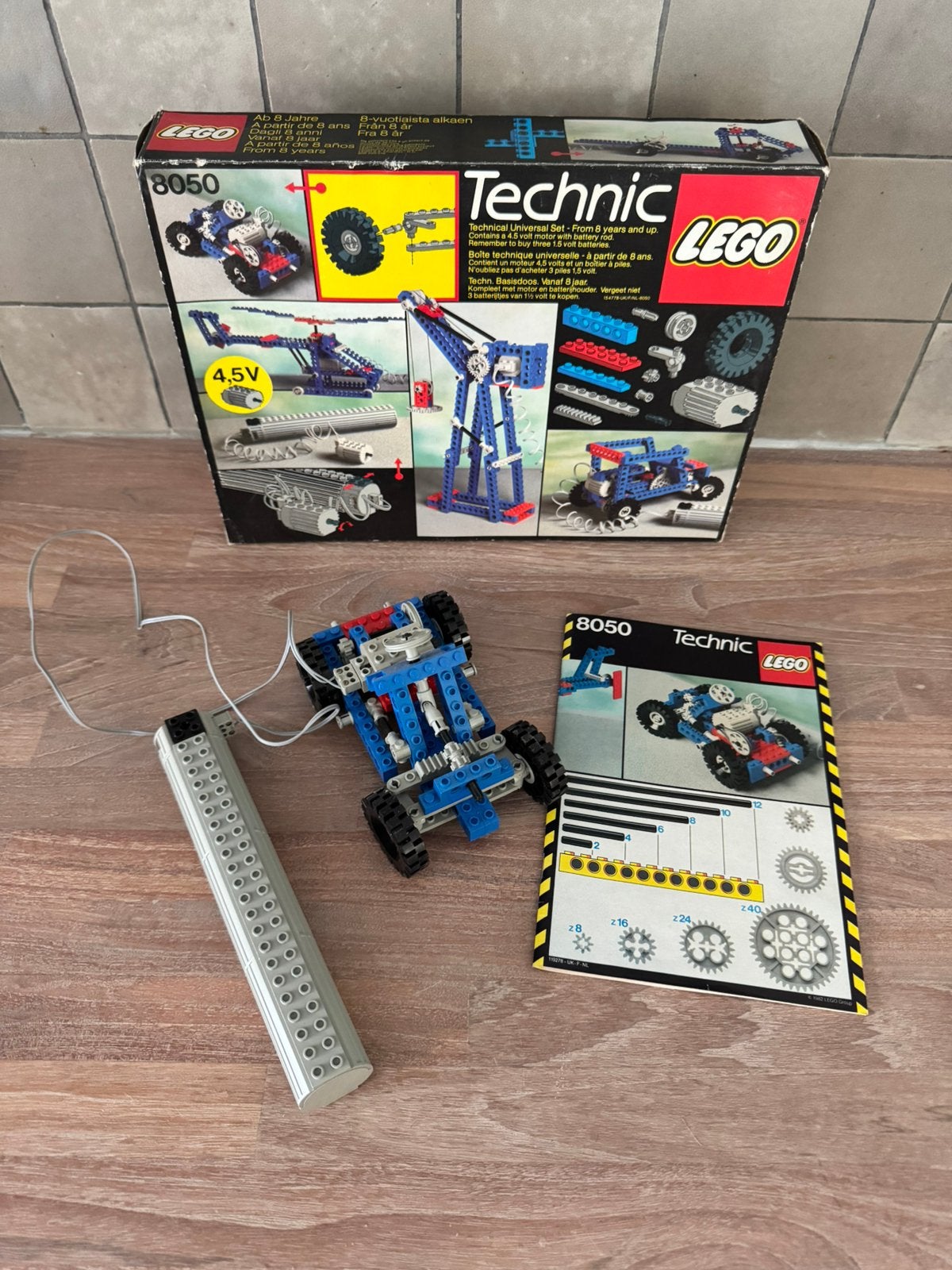 Lego Technic Universal Building Set with Motor (8050), Compleet, Lego, Ophalen of Verzenden, Zo goed als nieuw