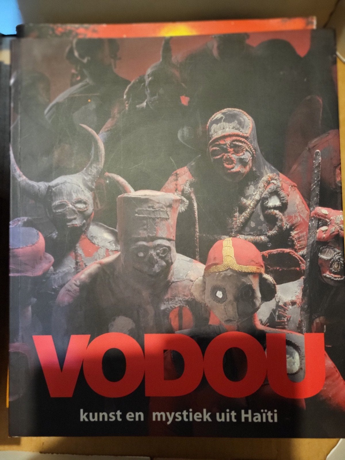 Vodou kunst en mystiek uit Haïti., Gelezen, Tropenmuseum, Ophalen of Verzenden, Overige onderwerpen