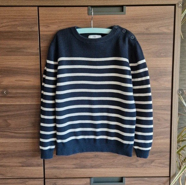 Donkerblauwe gestreepte Bretonse trui 128, Ophalen of Verzenden, Zo goed als nieuw, Jongen of Meisje, Trui of Vest