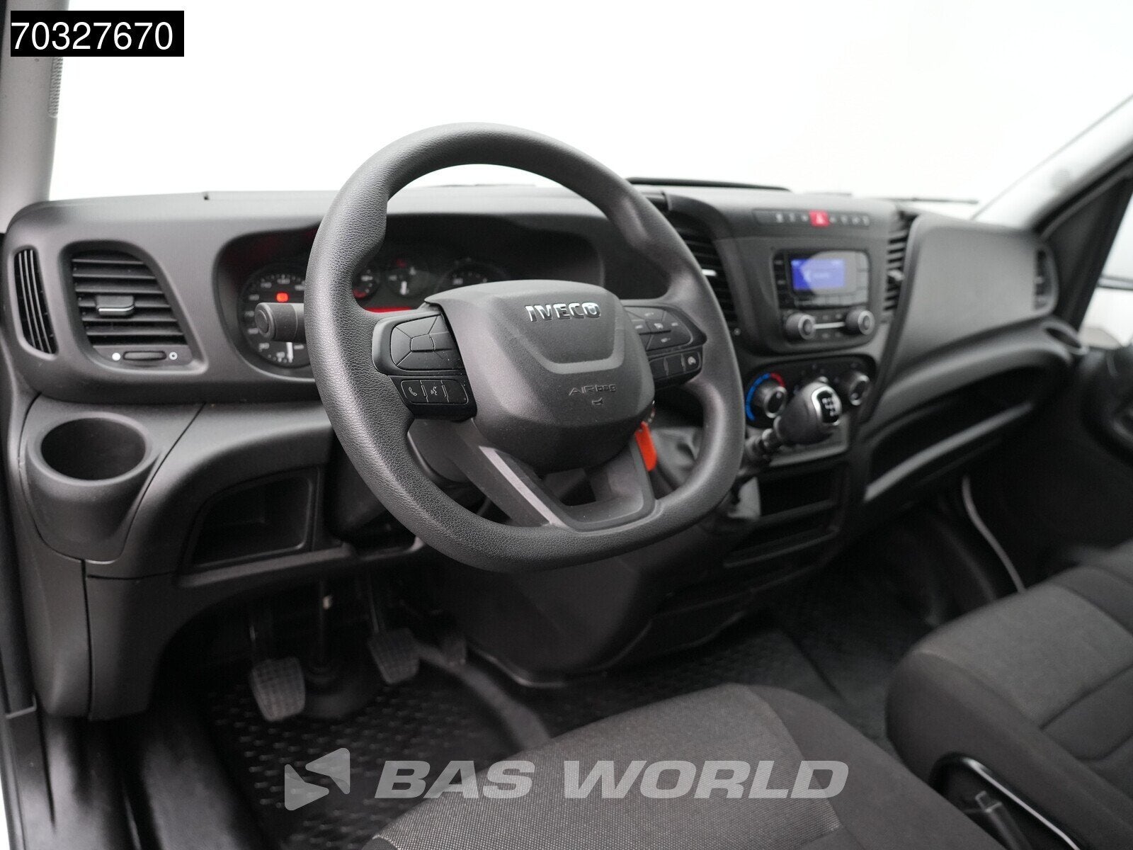 Iveco Daily 35C16 3.0L Laadklep Dubbellucht Bakwagen Airco C, Auto's, Stof, Gebruikt, Euro 6, 4 cilinders