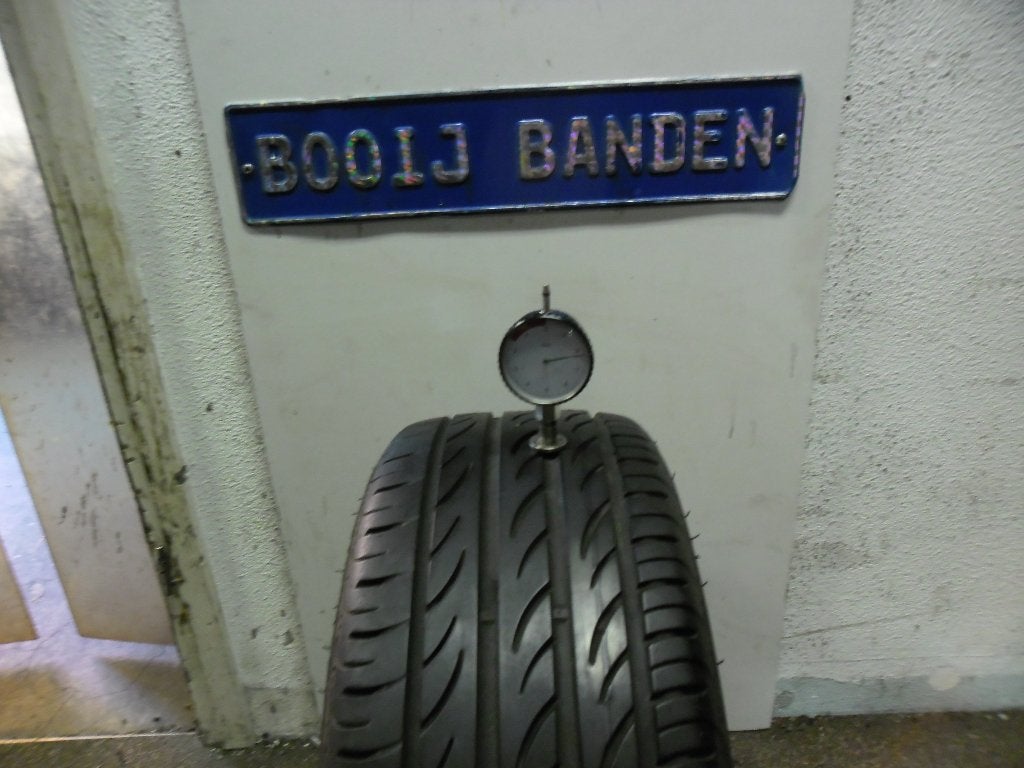 205 40 17 demobanden pirelli p zero nero met 7,7 mm profiel