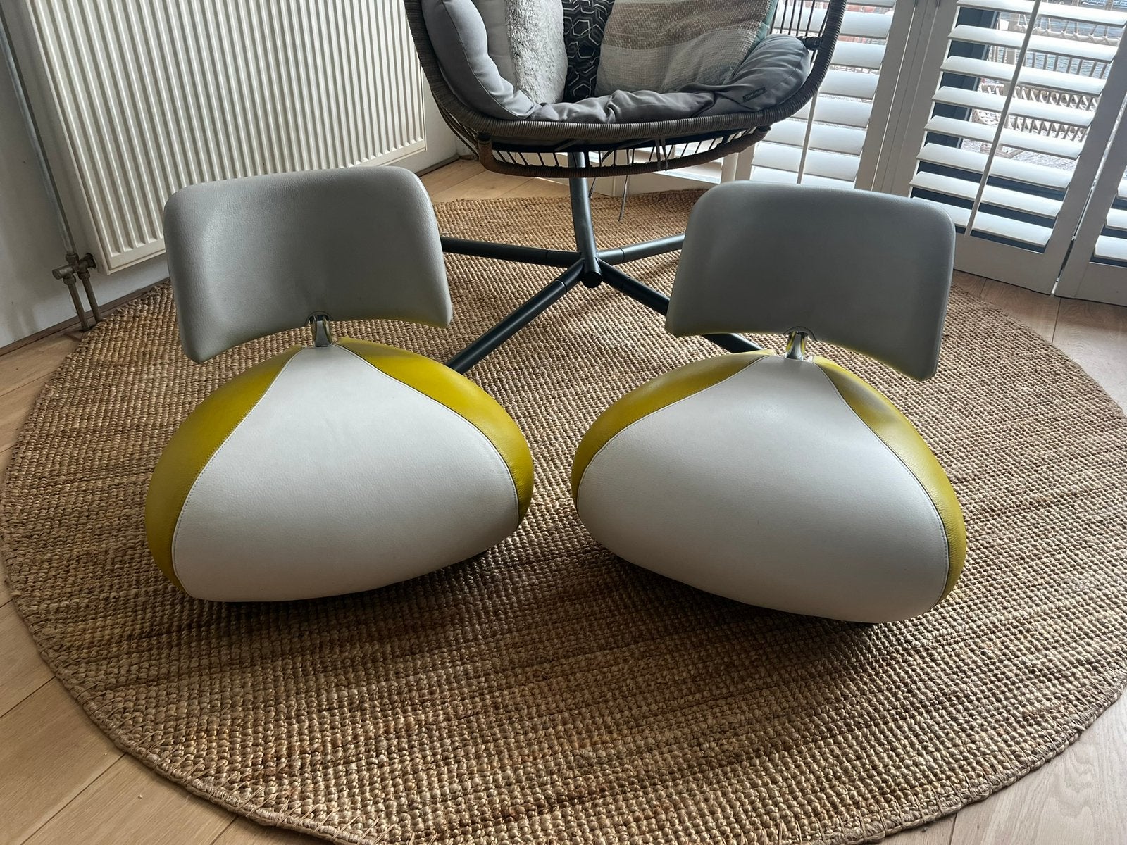 1 Leolux Pallone Lill, Ophalen, Gebruikt, Leer, 50 tot 75 cm