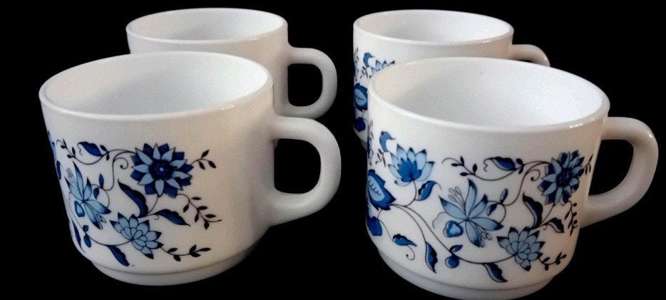 Set van 4 Arcopal France "Anemone" koffiekopjes, Ophalen of Verzenden