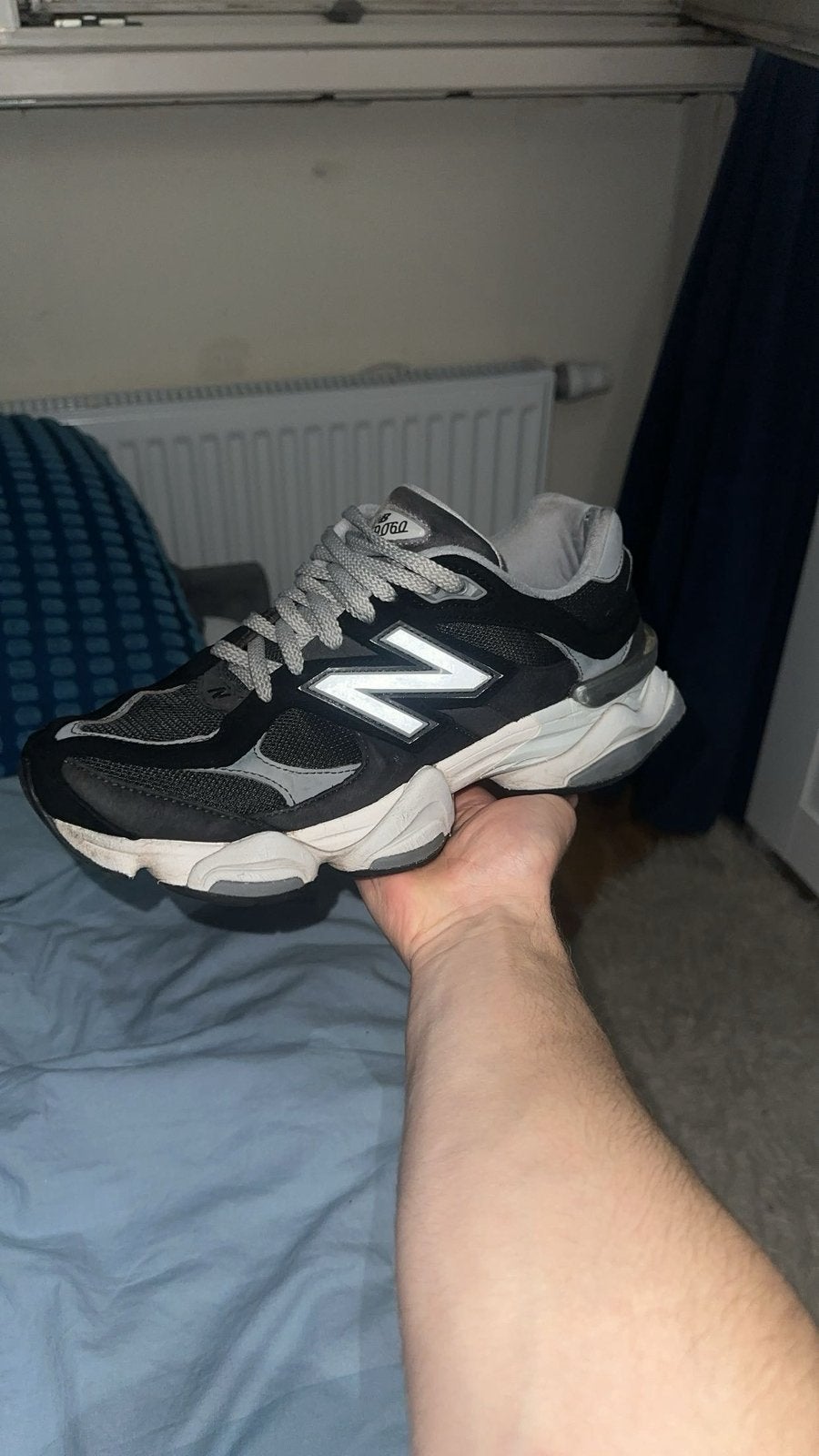 New belance 9060 grijs zwart, Ophalen, Zo goed als nieuw, Schoenen