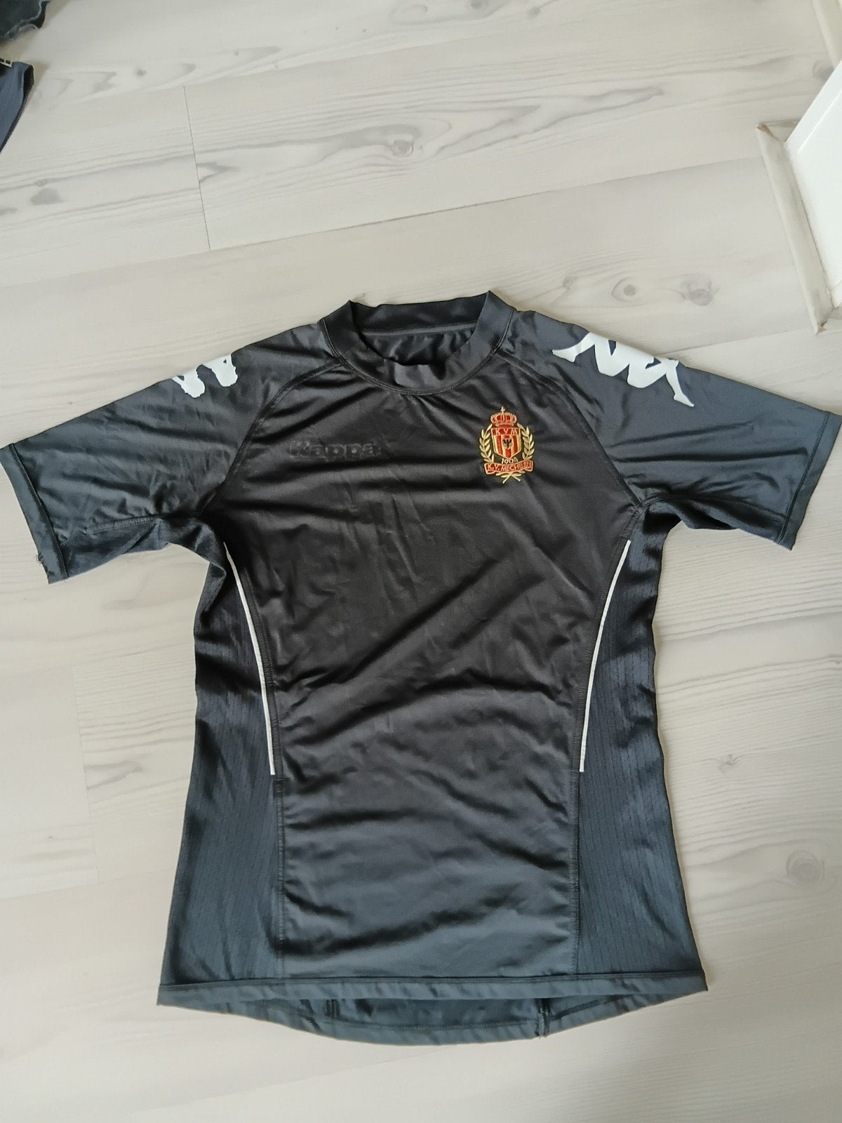KV Mechelen voetbalshirt in size medium, Kleding | Heren, Ophalen of Verzenden, Zo goed als nieuw, Maat 48/50 (M)