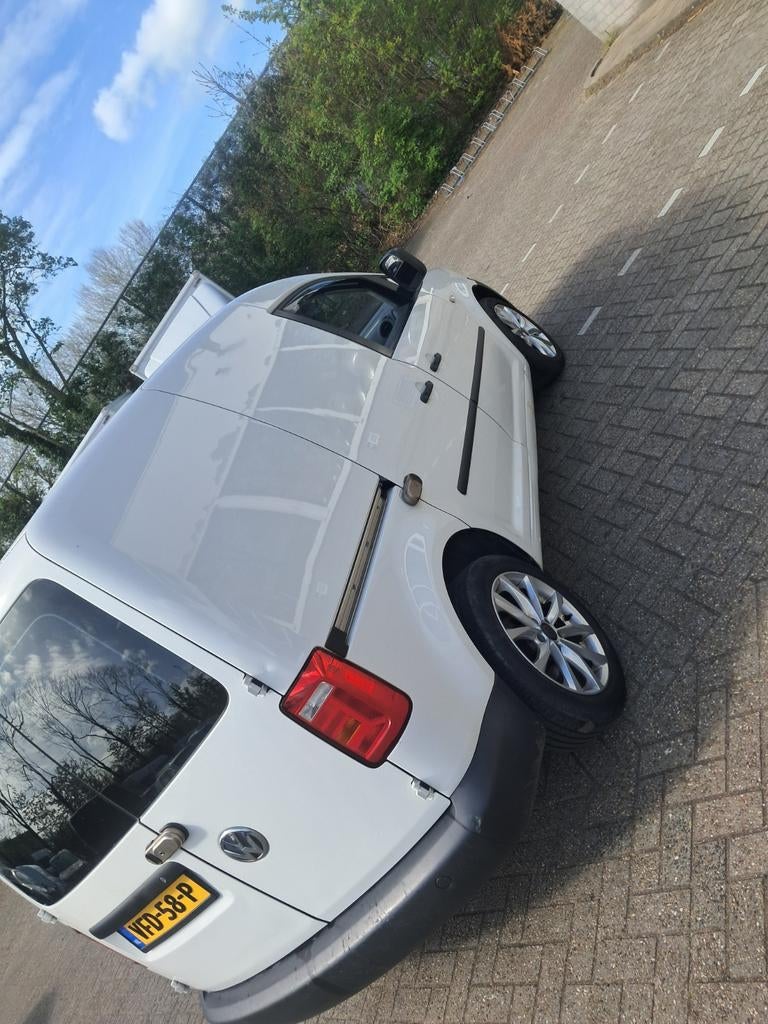 Volkswagen caddy 2015, Auto's, Euro 5, 4 cilinders, Wit, Bedrijf
