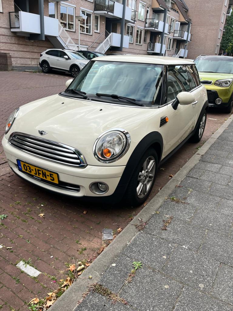 Mini 1.4 16V cooper 55KW 2009 Wit, Voorwielaandrijving, 4 cilinders, 4 stoelen, Wit