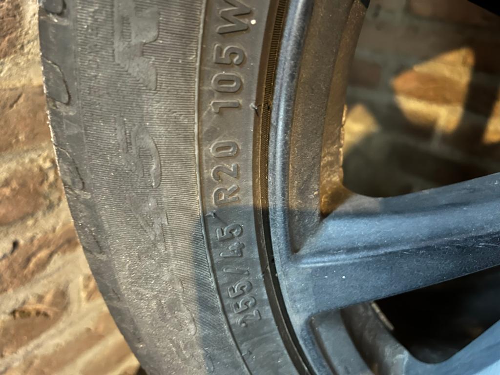 Velgen 20 inch met banden 255/45 R20, Ophalen, Gebruikt, 255 mm, Banden en Velgen
