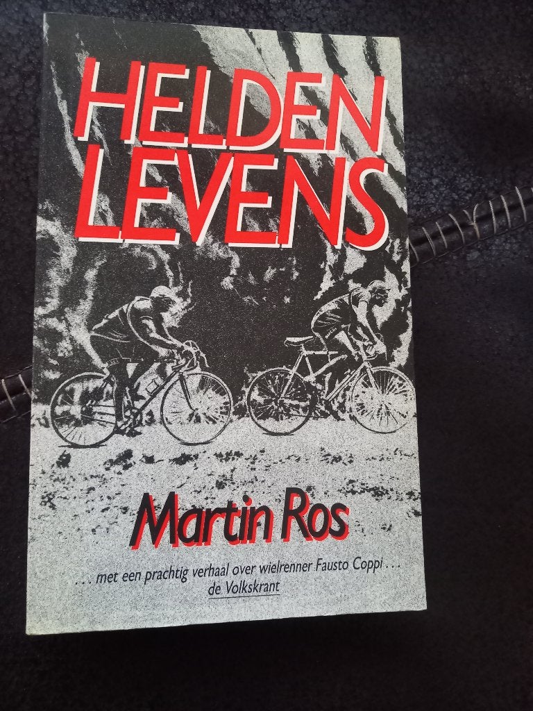 Boek: helden levens, Lopen en Fietsen, Ophalen of Verzenden, Zo goed als nieuw, Martin Ros