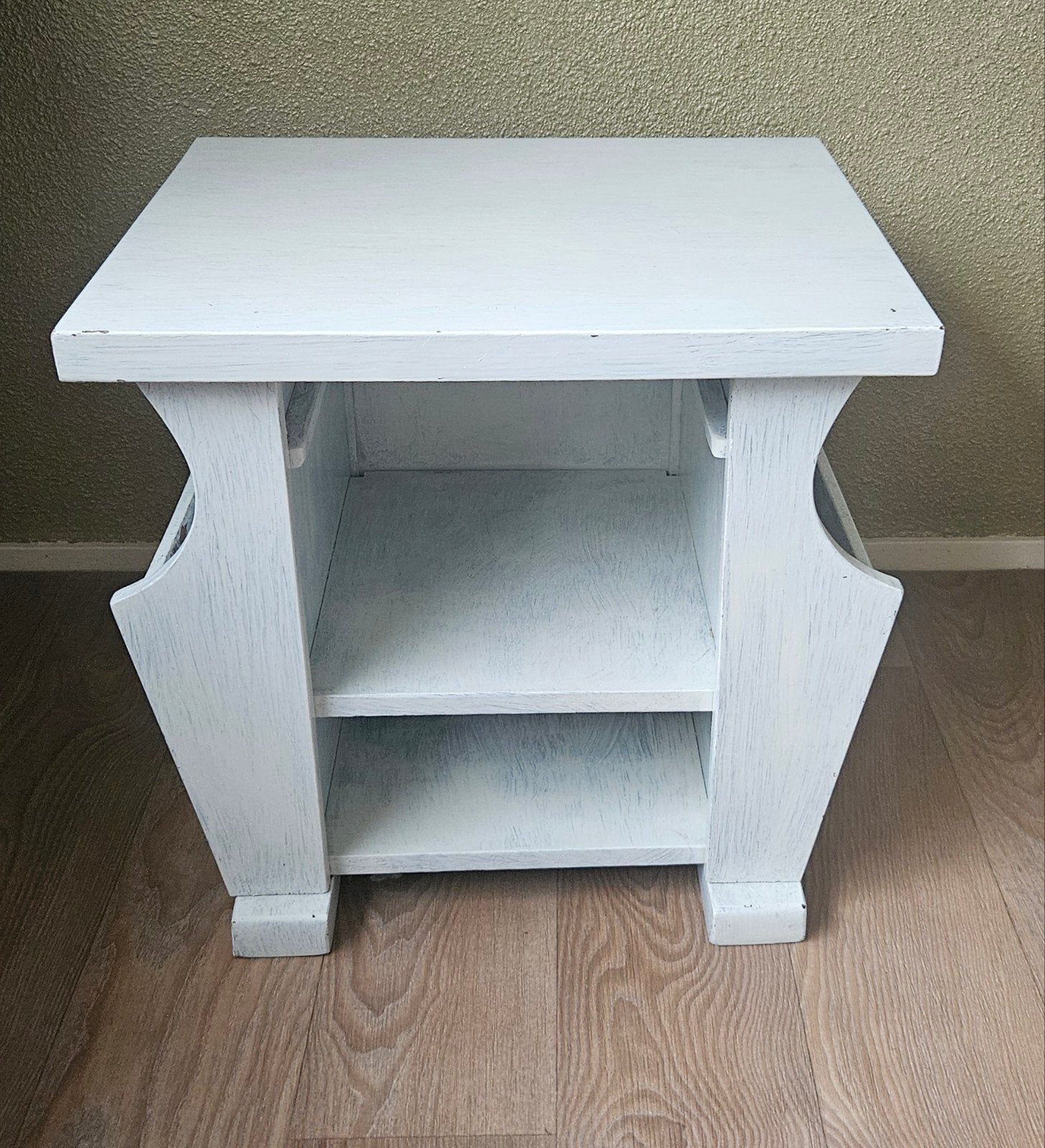 bijzettafel kastje antiek hout tijdschriften/krantenbak, Huis en Inrichting, Minder dan 55 cm, Rechthoekig, Hout, Ophalen