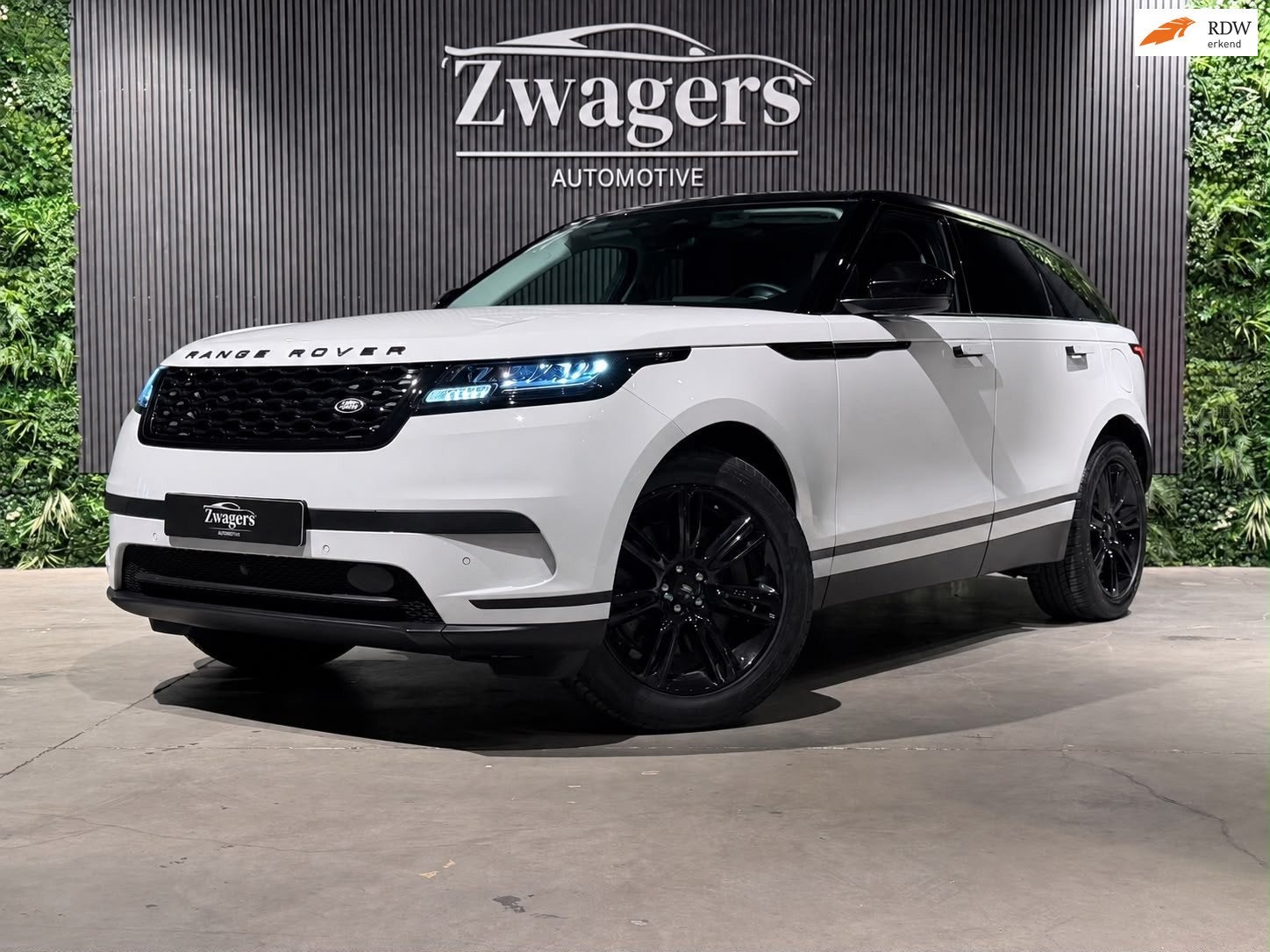 Land Rover RANGE ROVER VELAR 2.0 P400e S | Pano | Garantie, Auto's, Automaat, Dealer onderhouden, 2174 kg, Gebruikt