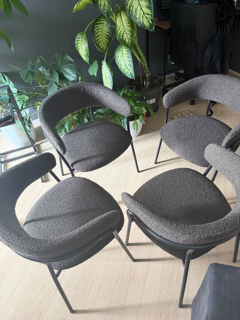 4 stoelen €100, Huis en Inrichting, Stoelen, Ophalen, Zo goed als nieuw, Zwart, Vier