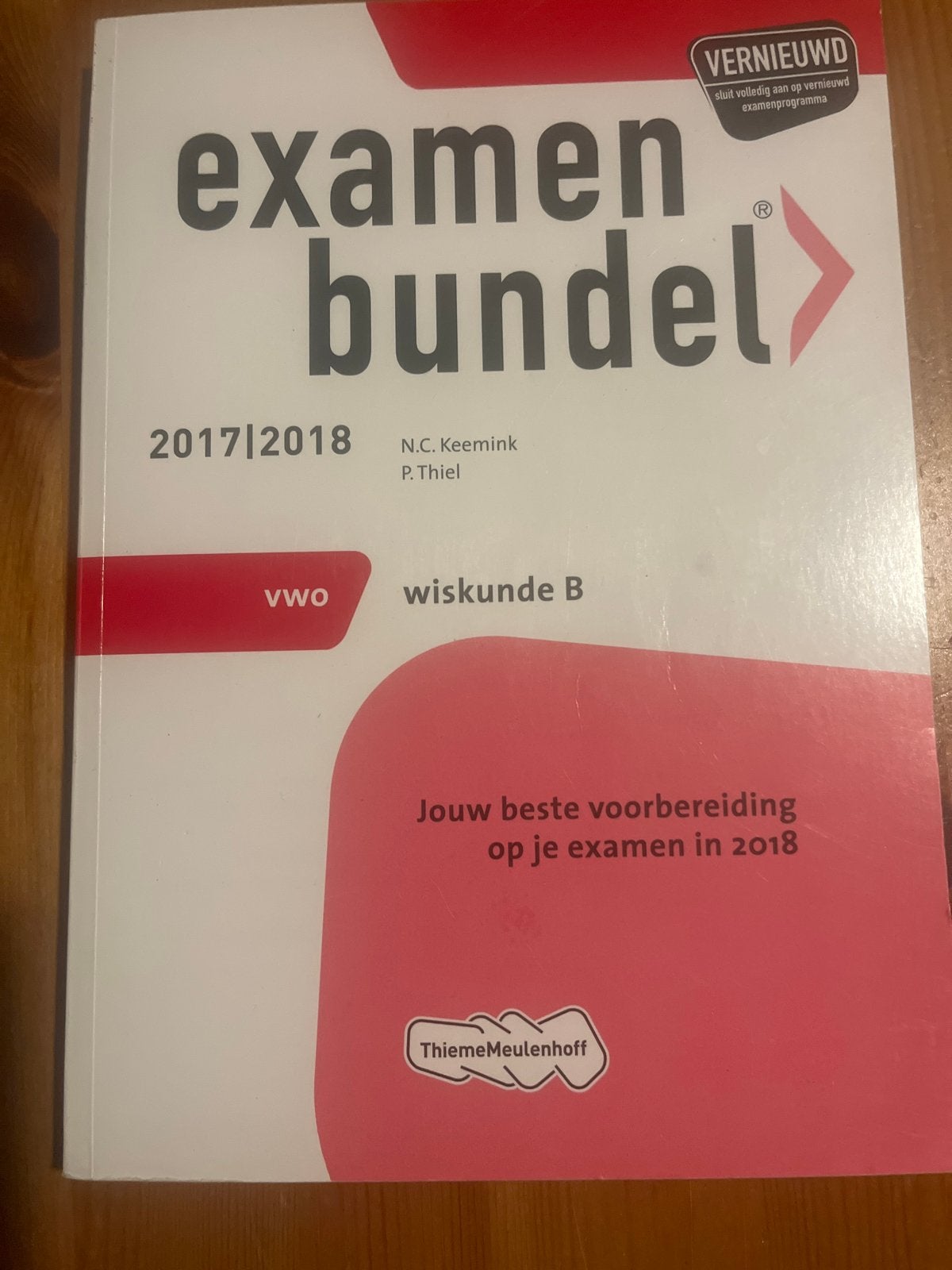 Examenbundel VWO Wiskunde B 2017/2018, Ophalen of Verzenden, Beta, Zo goed als nieuw, WO