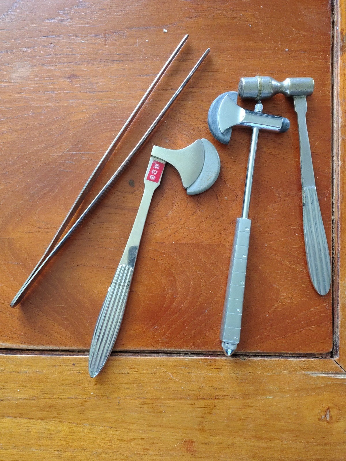 Vintage Medische Instrumenten Set - Reflexhamers & Pincet, Antiek en Kunst, Ophalen of Verzenden