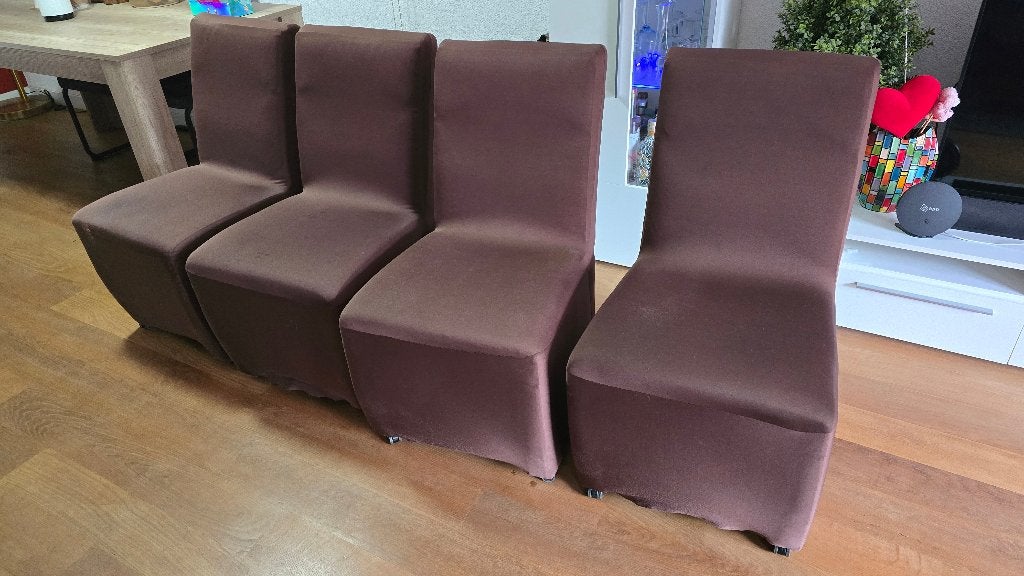Foto 4 van Gratis 4x Haco eetkamerstoelen Lousanne met bruine hoezen