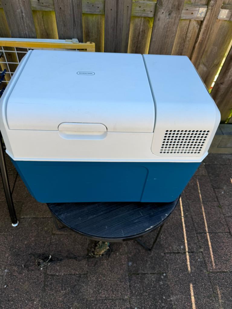 MCF 40   Mobicool compressor Koelbox ZGAN 12/24 inhoud 40 L, Caravans en Kamperen, Ophalen, Zo goed als nieuw, Koelbox, Compressor