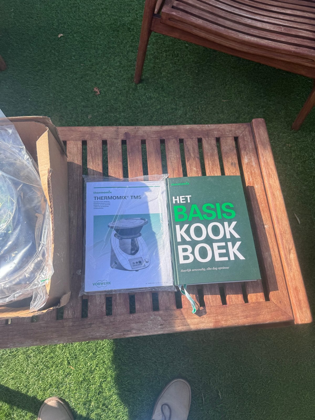 Thermomix TM5 kookboek recepten en stoomoven/pan met rekken, Ophalen of Verzenden, Zo goed als nieuw