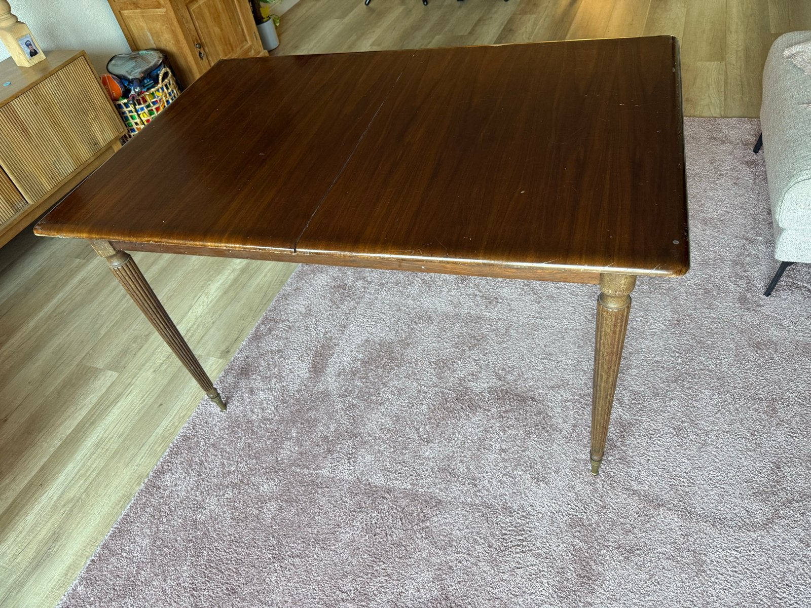 Uitschuifbare eettafel van hout, Ophalen