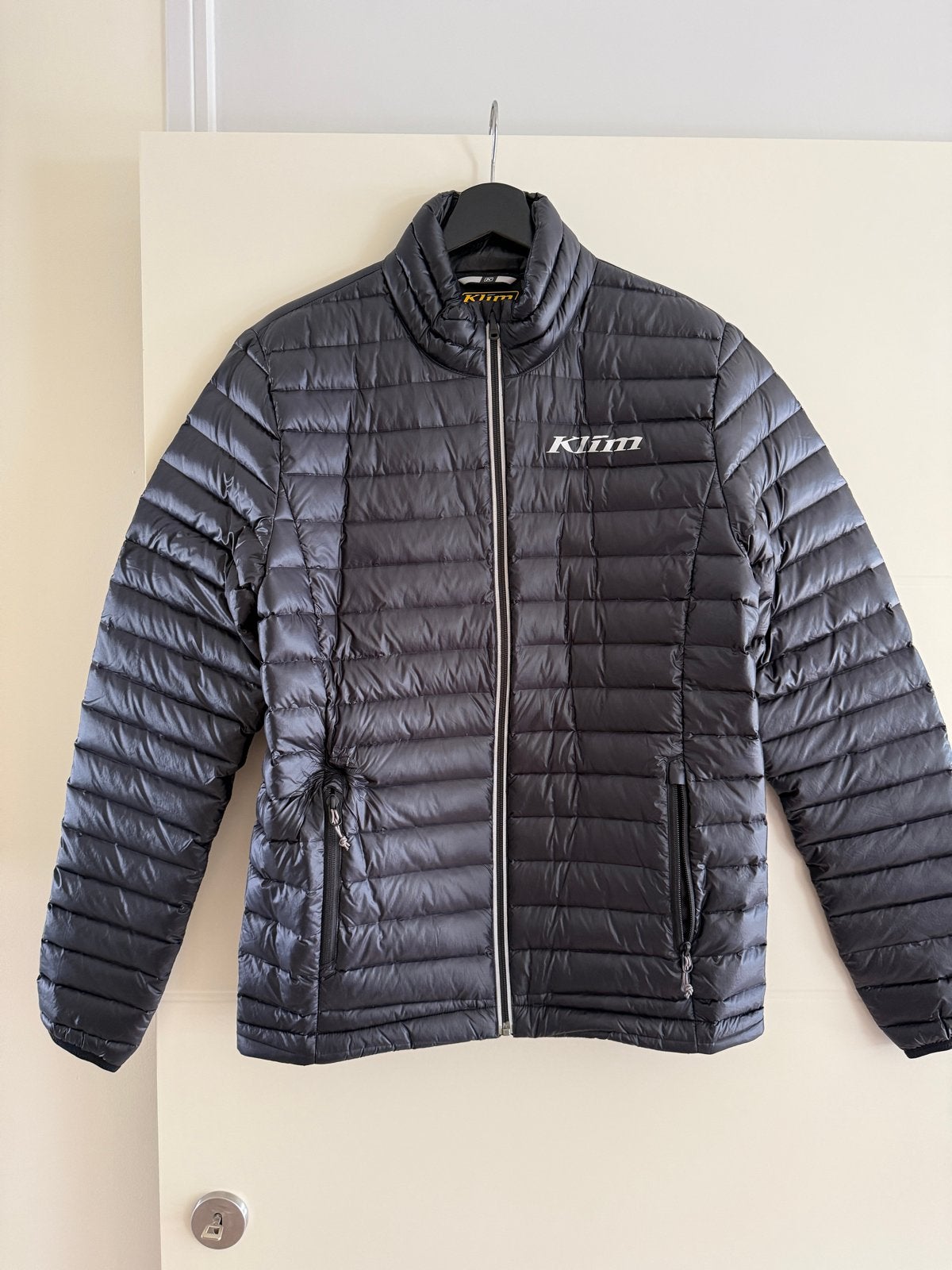 Klim Maverick Down Jas - Nieuwstaat (valt als M), Motoren, Kleding | Motorkleding, Ophalen of Verzenden, Nieuw zonder kaartje