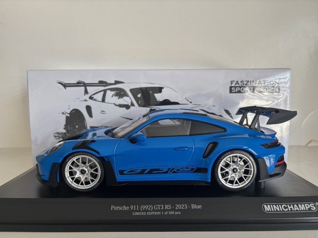 Porsche 911 (992) GT3 RS 2023 blauw 1:18 (nieuw), Verzenden, Nieuw, Auto, MiniChamps