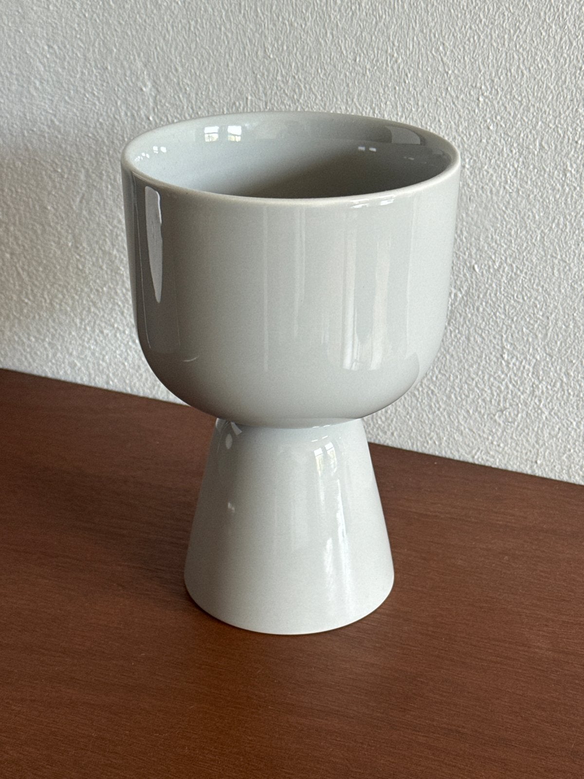 Iittala Napula vaas/plantenpot - Lichtgrijs, Huis en Inrichting, Overige kleuren, Aardewerk of Porselein, Ophalen of Verzenden