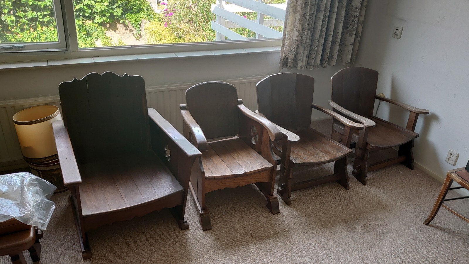 4 massief houten arts and craft stoelen, Ophalen
