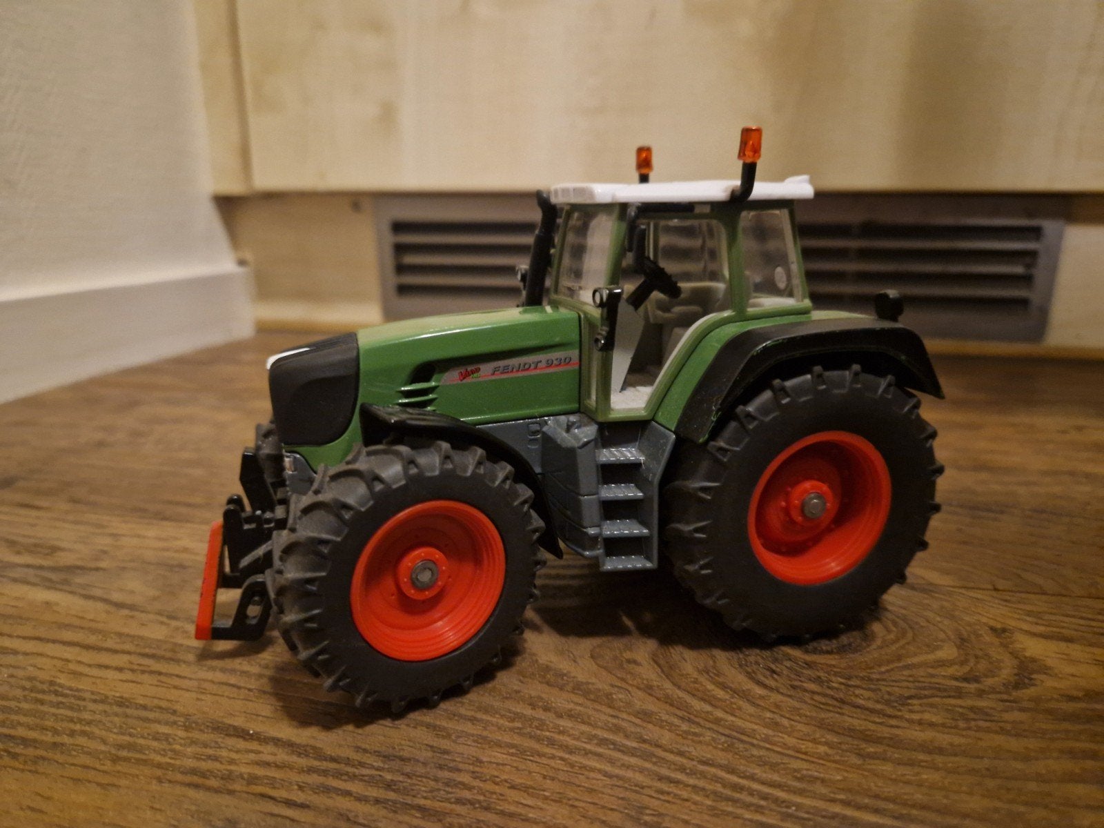 fendt 930 siku 1:32, Ophalen of Verzenden, Zo goed als nieuw, Tractor of Landbouw, SIKU