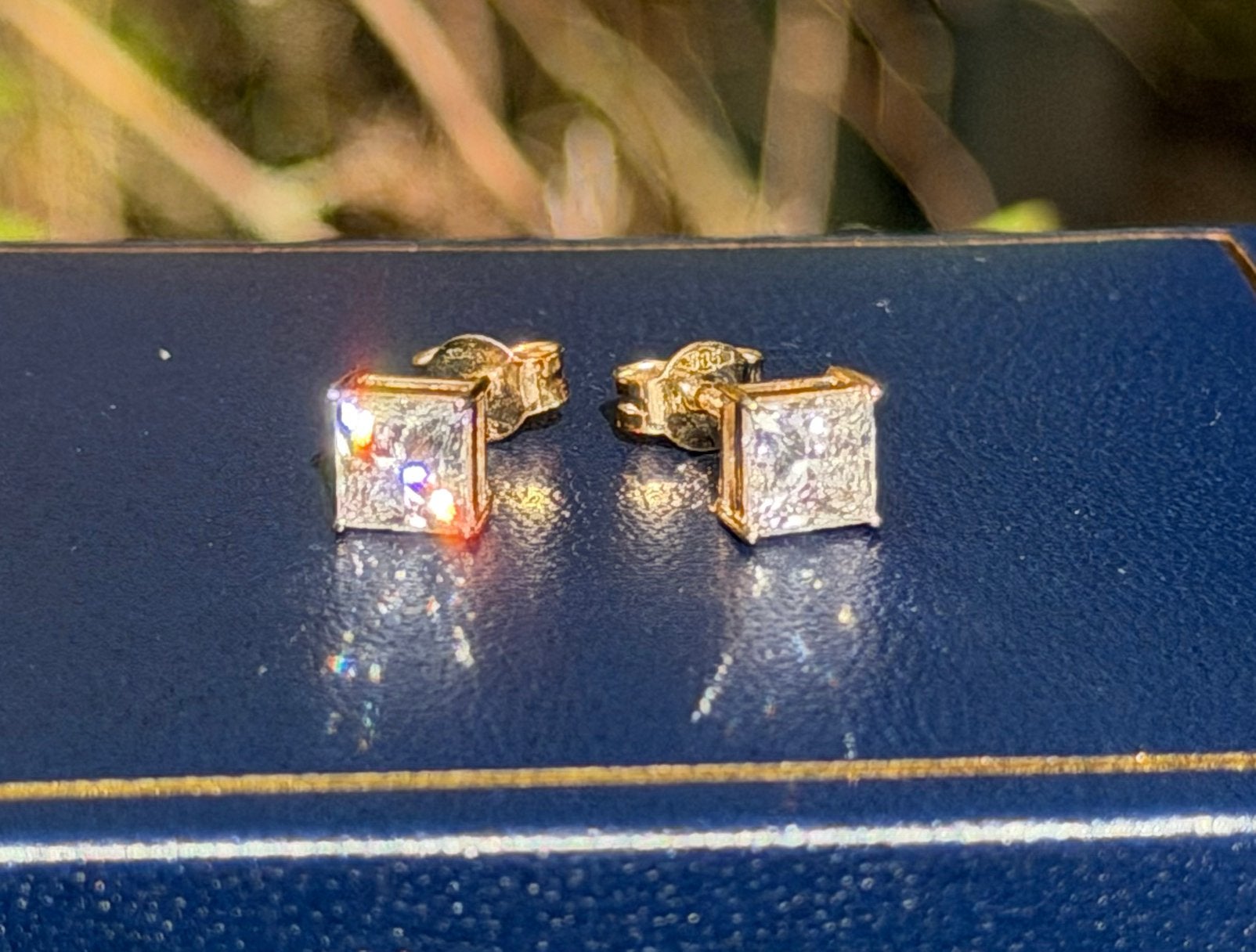Geel gouden oorbellen met VVS diamant 1.43ct en certificaat!, Nieuw, Ophalen of Verzenden, Met edelsteen, Knopjes of Stekers
