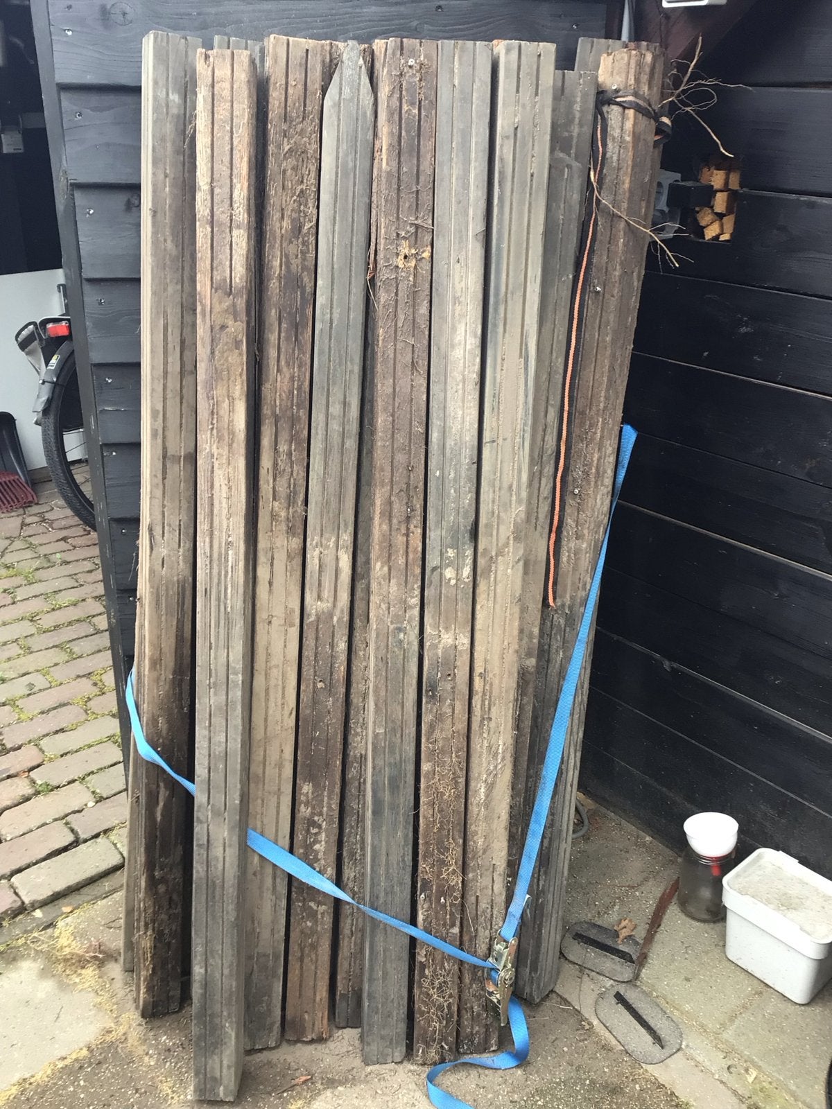 28 Hardhouten palen 150 cm hoog, 6,5x6,5 cm, Tuin en Terras, Palen, Balken en Planken, Ophalen, Gebruikt, Palen, Hardhout