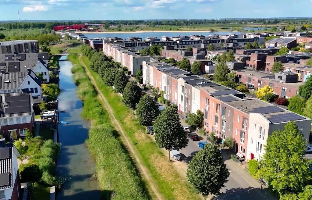 Vierdaagse overnachting - Hele woning 250,- per nacht, Huizen en Kamers, Kamers te huur