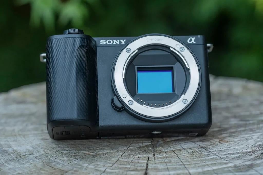 Sony ZV-E10 II with 16–55mm f/2.8 G Lens, Ophalen, Zo goed als nieuw
