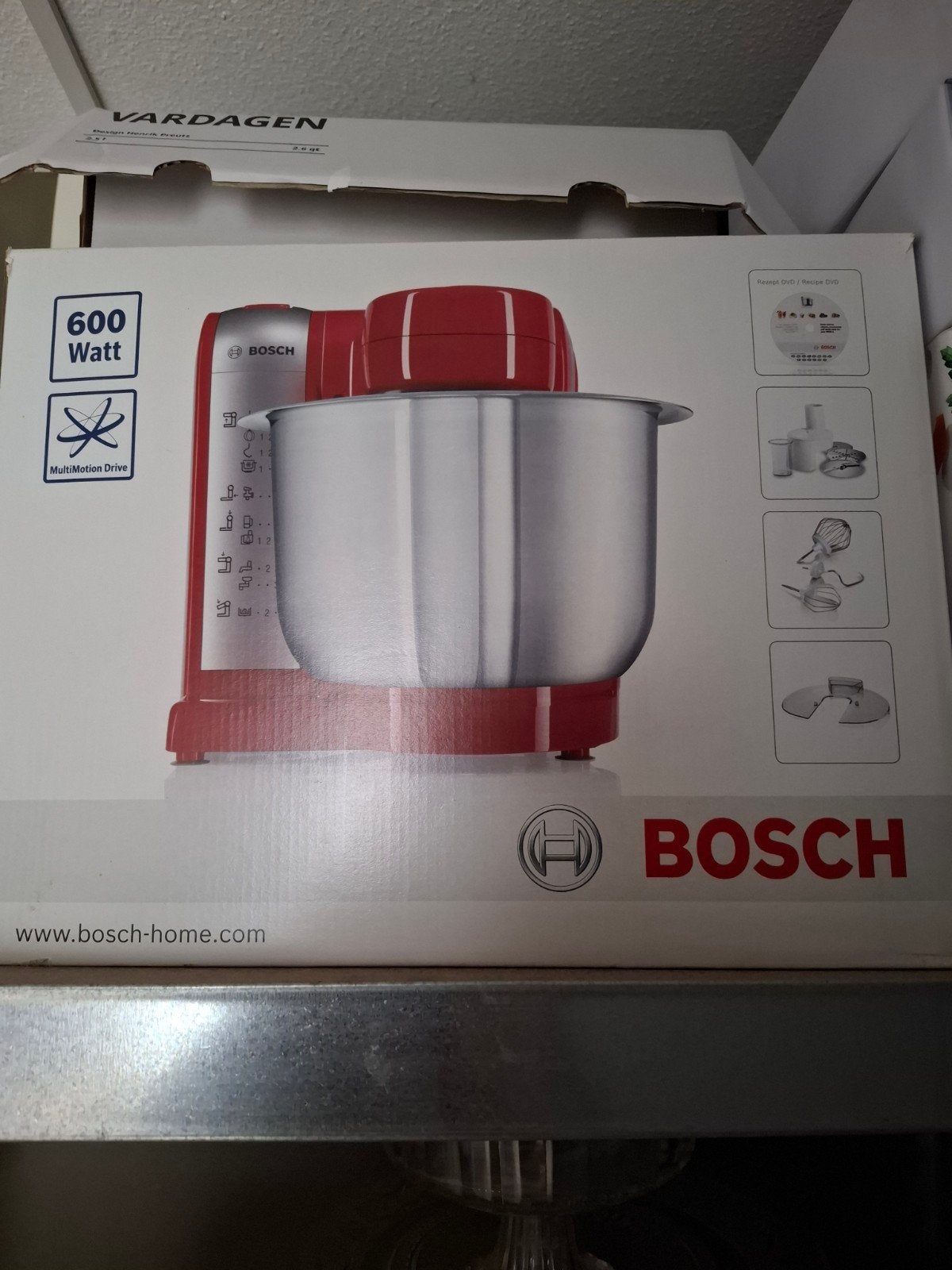 Bosch Keukenmachine 600 Watt -, 4 liter of meer, Ophalen, Zo goed als nieuw, 3 snelheden of meer