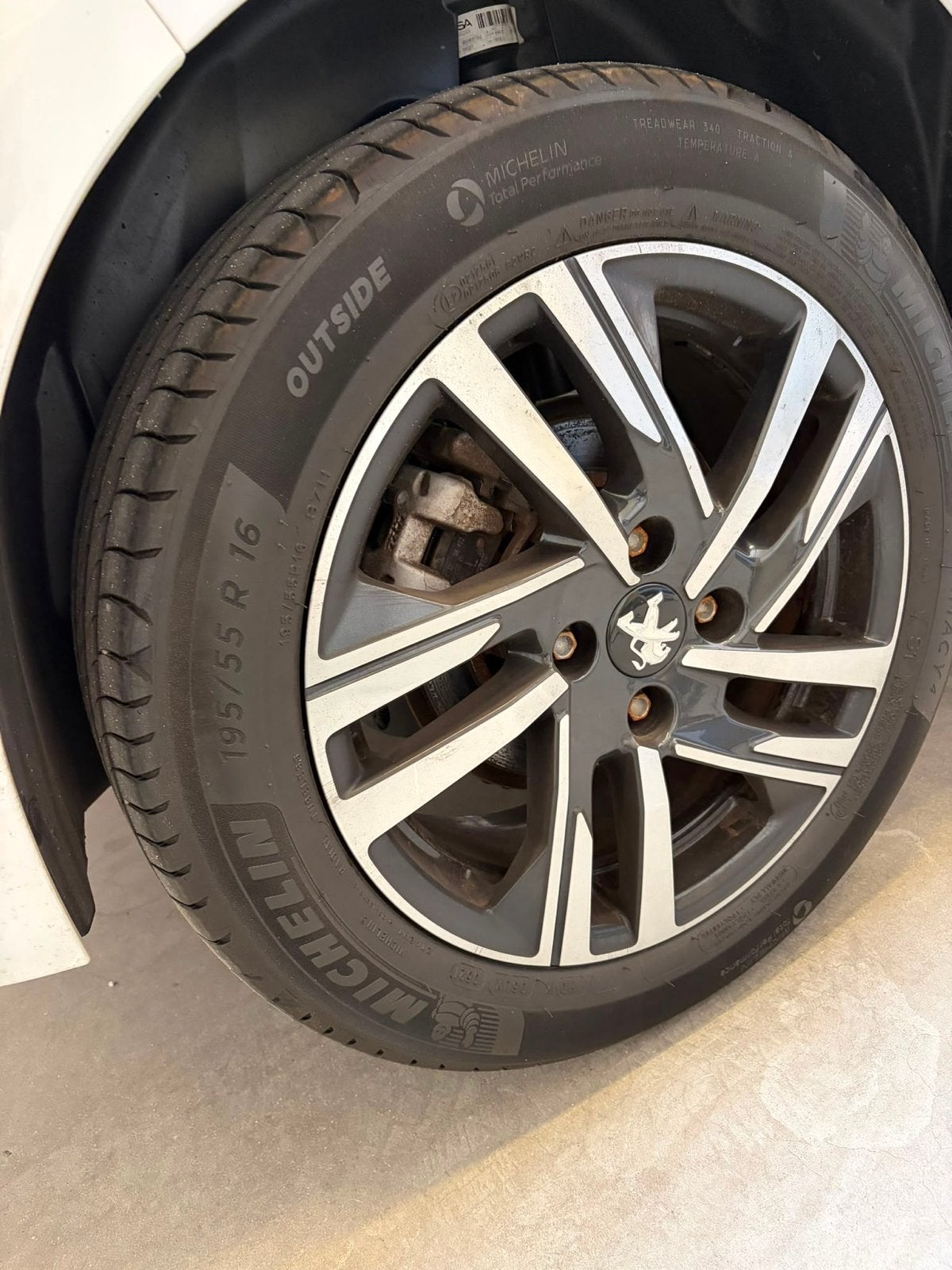 Aluminium Velgen Peugeot 208 16 inch met Michelin banden, Ophalen, Gebruikt, 16 inch, Banden en Velgen