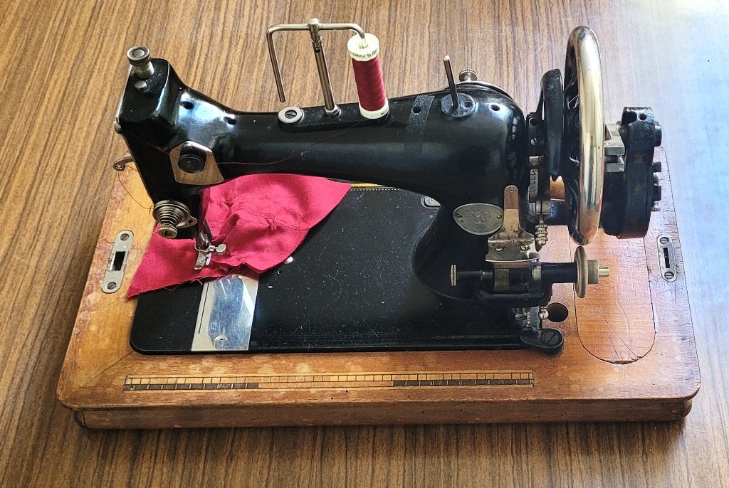 Naaimachine 'Veritas', Ophalen