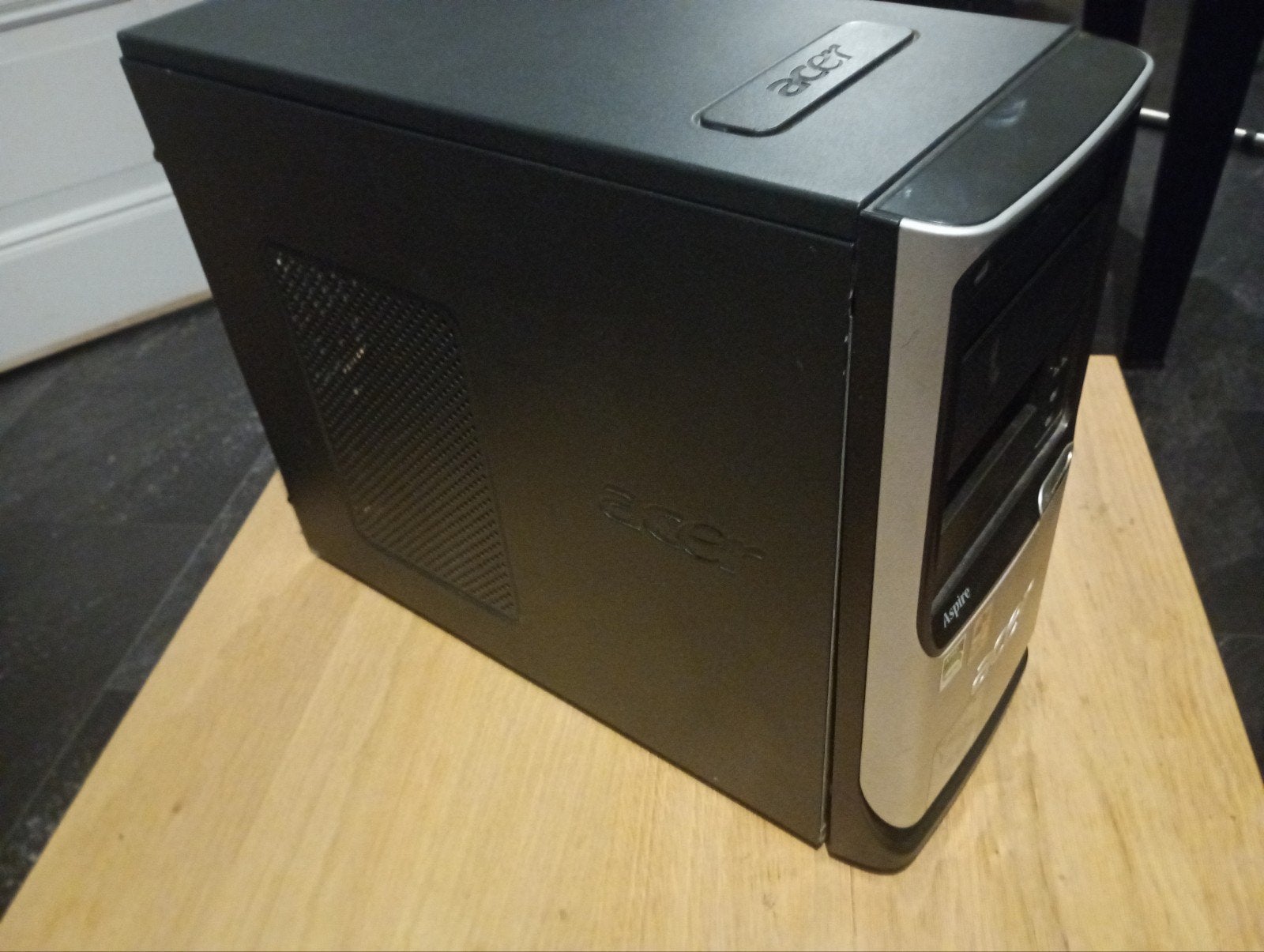 Acer Aspire desktop opknapper Windows XP SP2 + MS Office, Ophalen